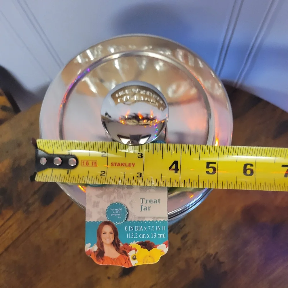 Pioneer woman retired metal pet treat can w/ lid-multi colored